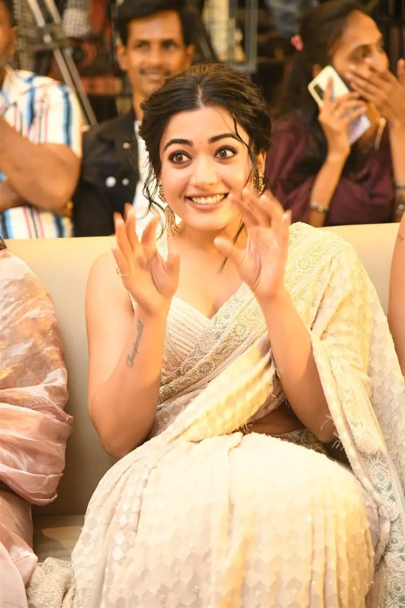 TELUGU ACTRESS RASHMIKA MANDANNA STILLS IN WHITE SAREE 5